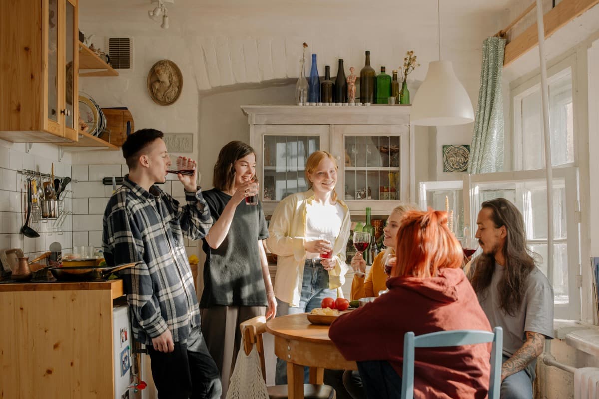 Huisgenoten in de keuken
